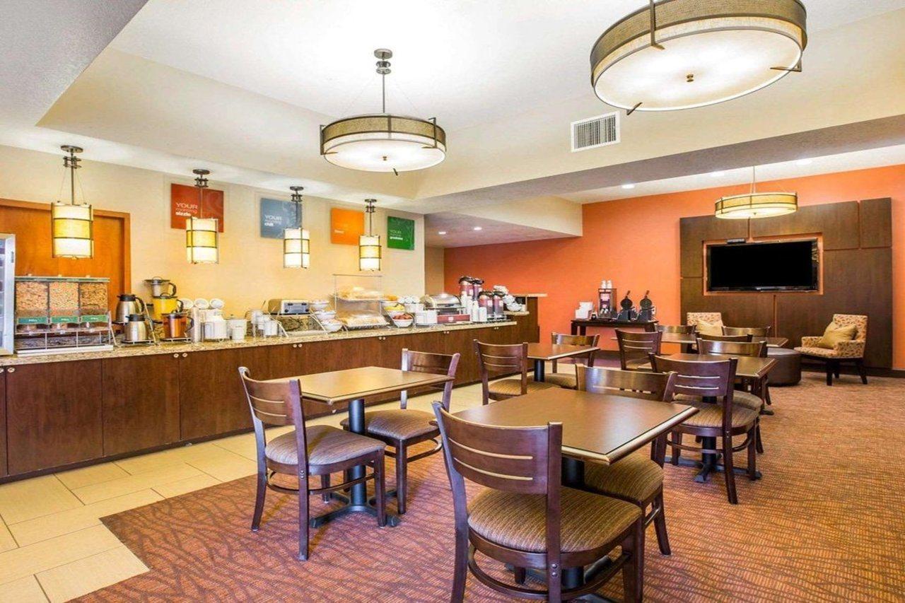 Comfort Suites Clovis Bagian luar foto