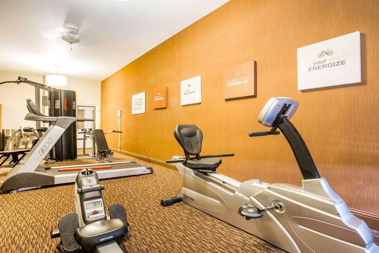 Comfort Suites Clovis Bagian luar foto