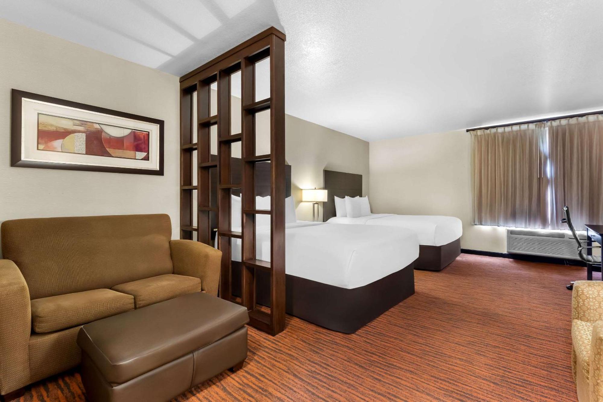 Comfort Suites Clovis Bagian luar foto