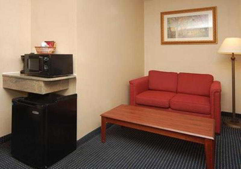 Comfort Suites Clovis Bagian luar foto