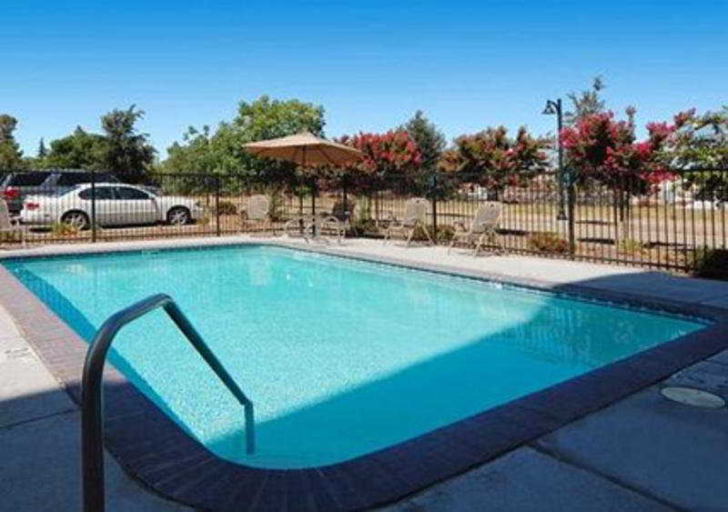 Comfort Suites Clovis Bagian luar foto